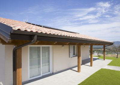 vista dall'alto casa in legno biodimora